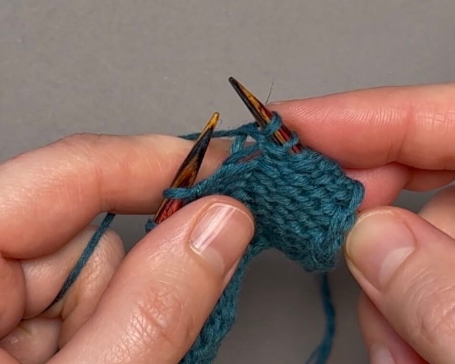 right-leaning increase in the purl row4