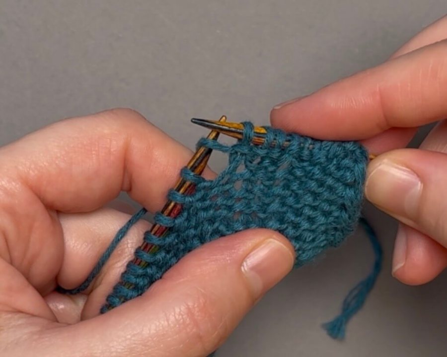 left-leaning increase in the purl row1