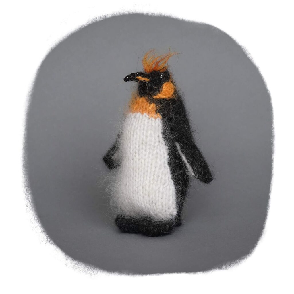 Knitted King penguin Sir Orangebrow / Вязаный королевский пингвин Сэр ОранжБроу